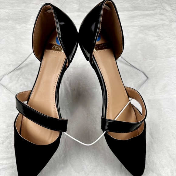 Yoki women’s Ballerina Slip on Black Faux Patent Leather Flats Shoes size 6-1/2 - Picture 2 of 2